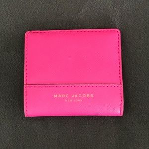 Marc Jacobs bifold wallet pink